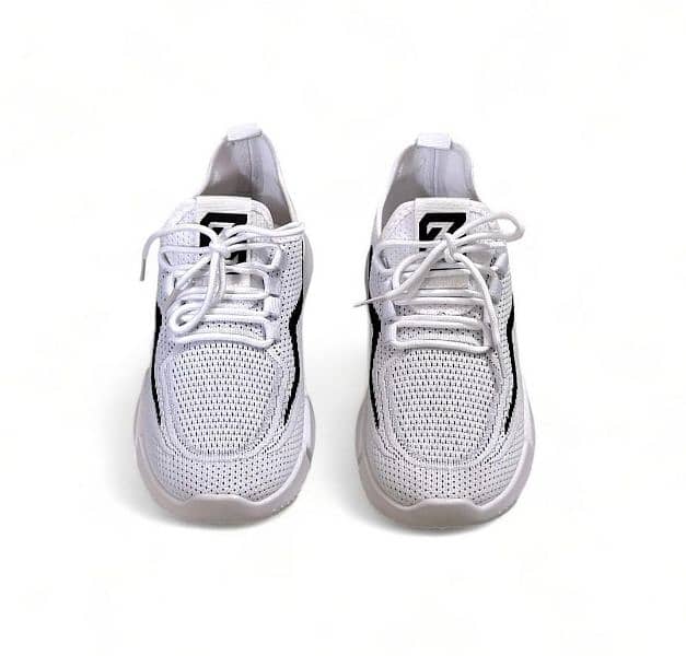 MEN SPORTS SHOEs 2