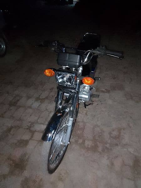 I'm salling Honda 125 2024 model 8