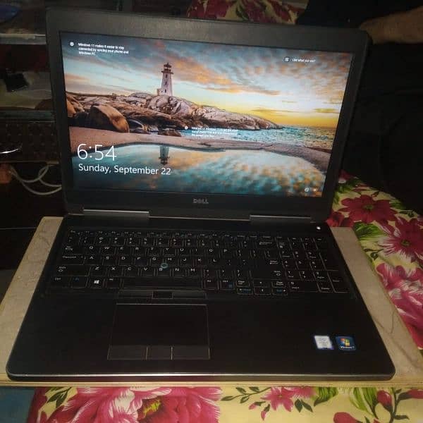 DELL PRECISION 7510 core i7 6th gen 16/256 gb Nvidia 2gb gpu 5