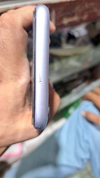 iPhone 11 non PTA 1