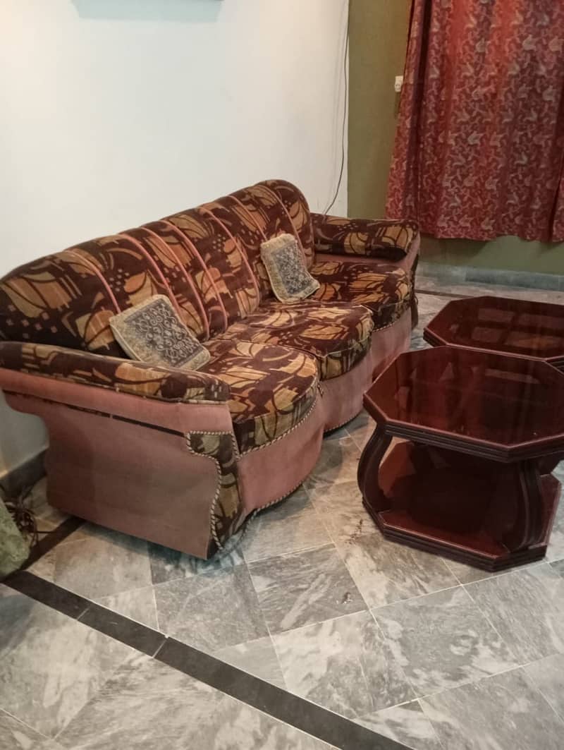 Used solid sofa set with side tables 2