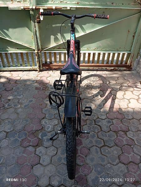 PLUS IMPORTED CYCLE IN VERY GOOD CONDITION 4