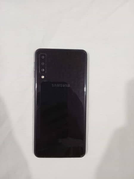 SAMSUNG Galaxy A7 2018 1