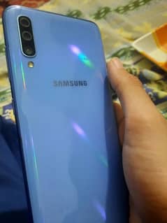 Samsung galaxy A70 0