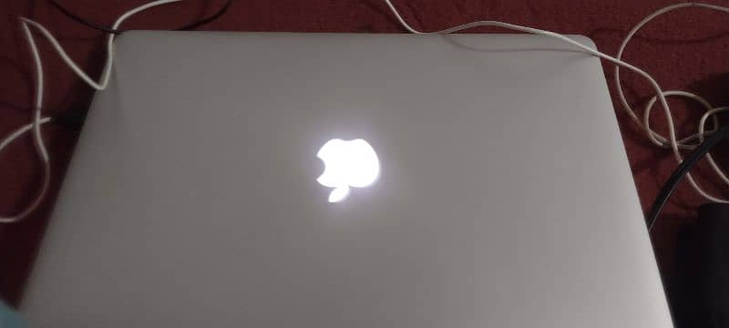 MacBook pro( Retina,15-inch,Late 2013). 1