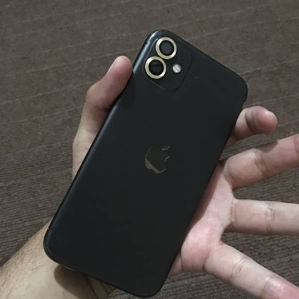 iPhone 11 black 256 gb pta approved 5