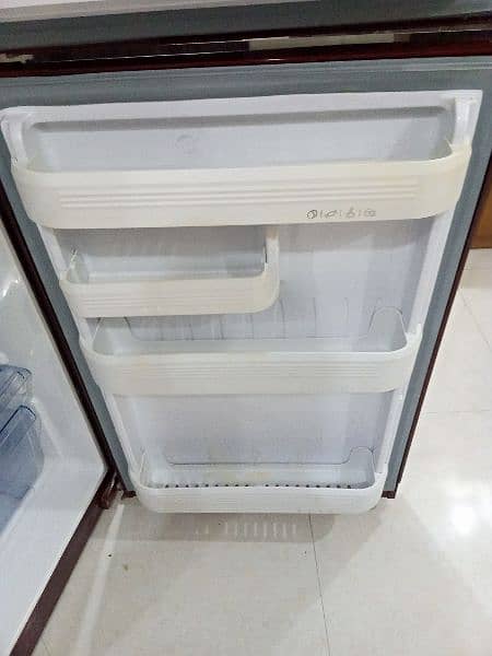 Orient Glass door Refrigerator 8