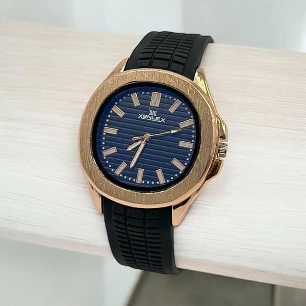 Man’s formal Analogue watch 0