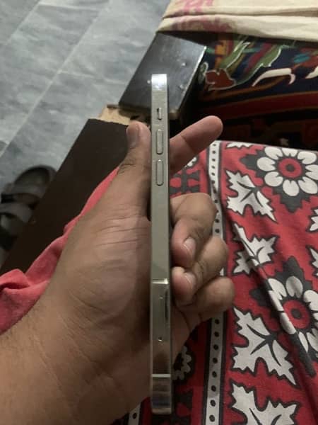 Iphone 12 pro Non PTA 6