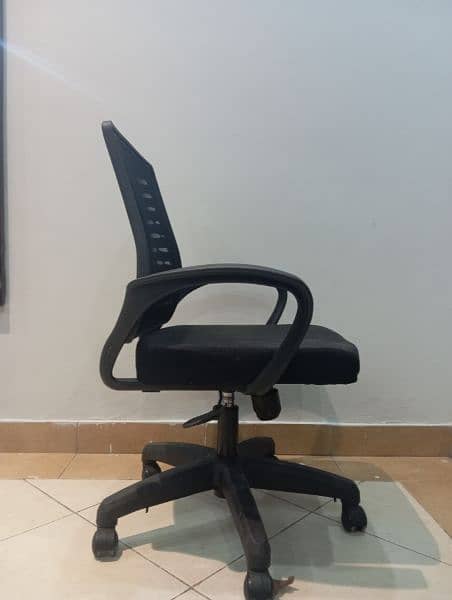 Office and gaming chair 1