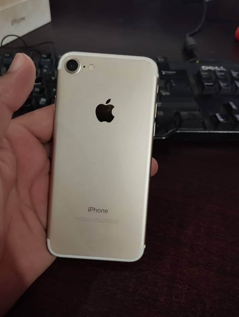 Apple IPhone 7 3