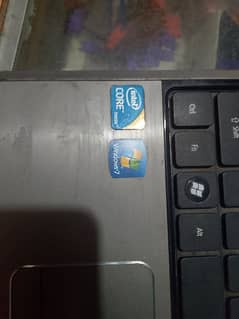 ACER KA LAPTOP HA AK BUTTON NHI HA OR BILKUL TEEK HA