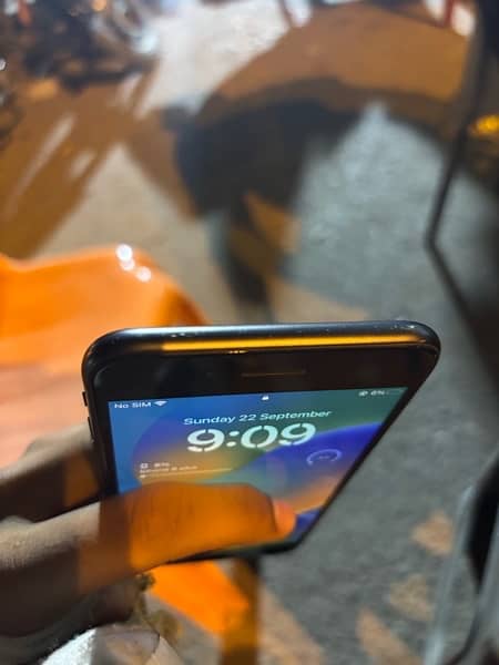 iPhone 8plus 64gb fu only back crack all okay 3