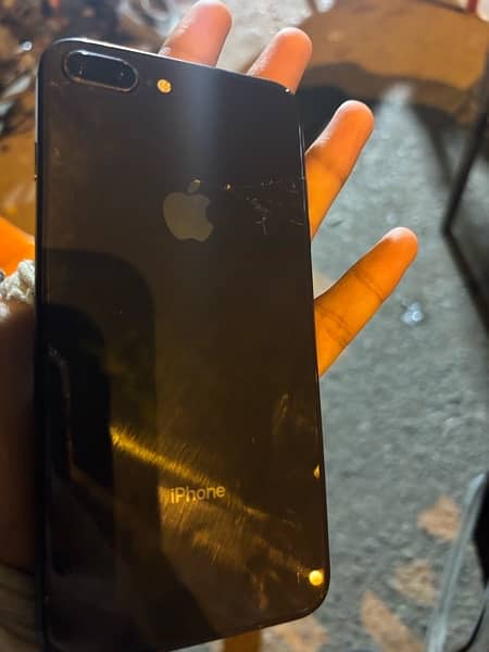 iPhone 8plus 64gb fu only back crack all okay 9