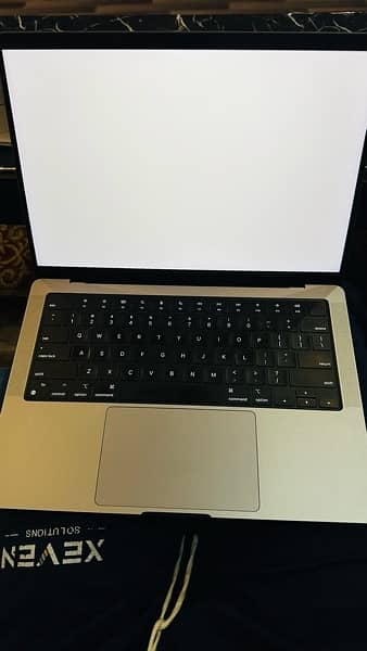 Macbook M2 Pro 14.2 16/512 6