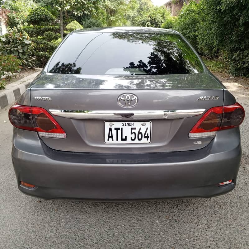 Toyota Corolla Altis 2010 3