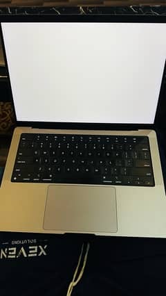 Macbook M2 pro 16/512 14.2