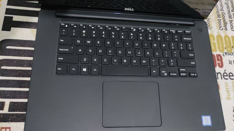 Dell XPS 15 9560 6