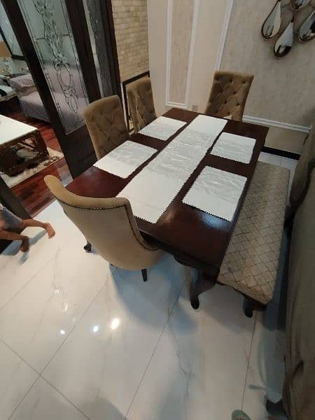 Dining table 6 x 3.75 ft 6