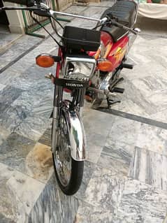 Honda 125 original condition. 2021 Model Total guniein. 03174972936