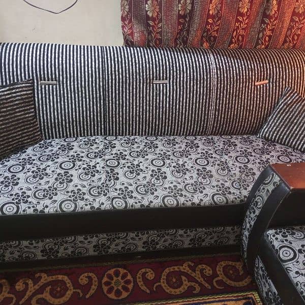 3 seater sofa for sale 8