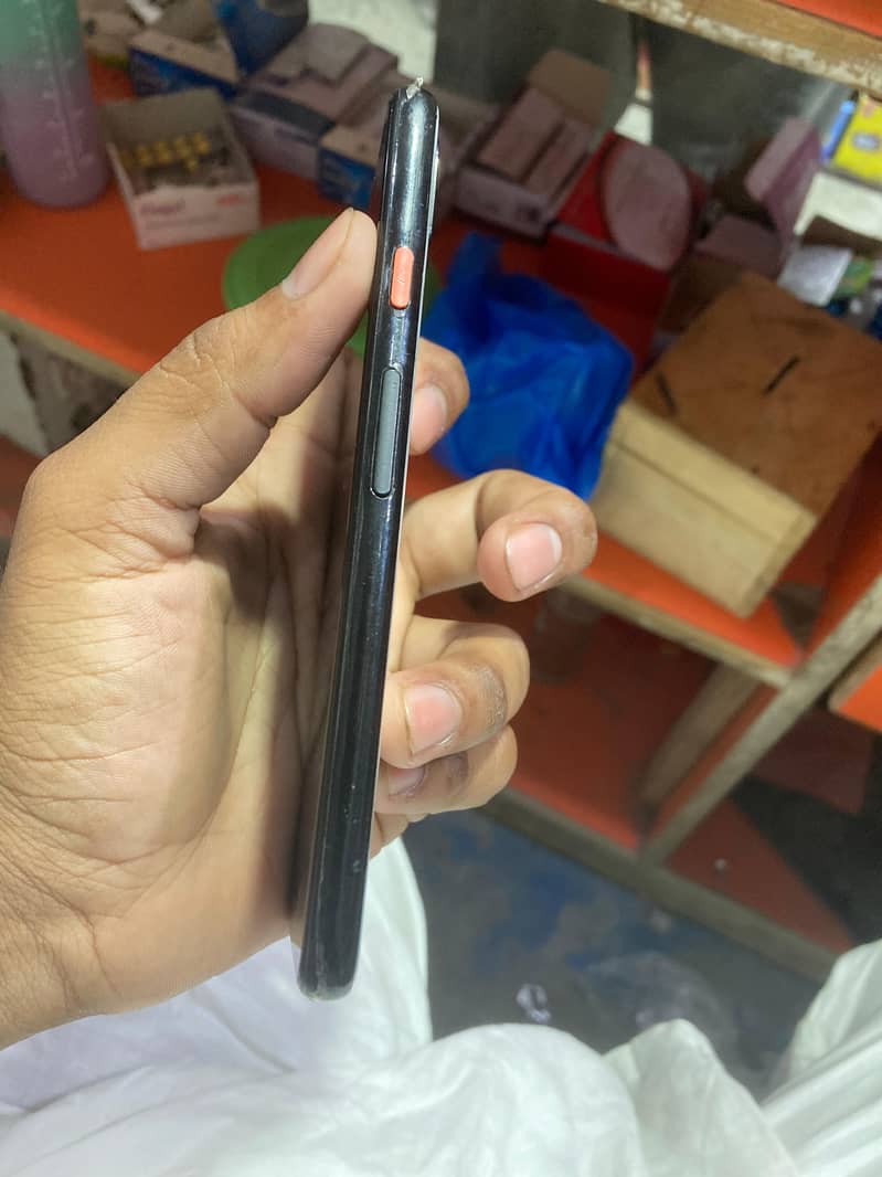 Google pixel 4 condition 10/10 @128gb duel sim 4