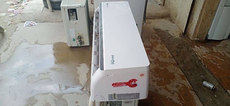 Dawlance company DC inverter 1