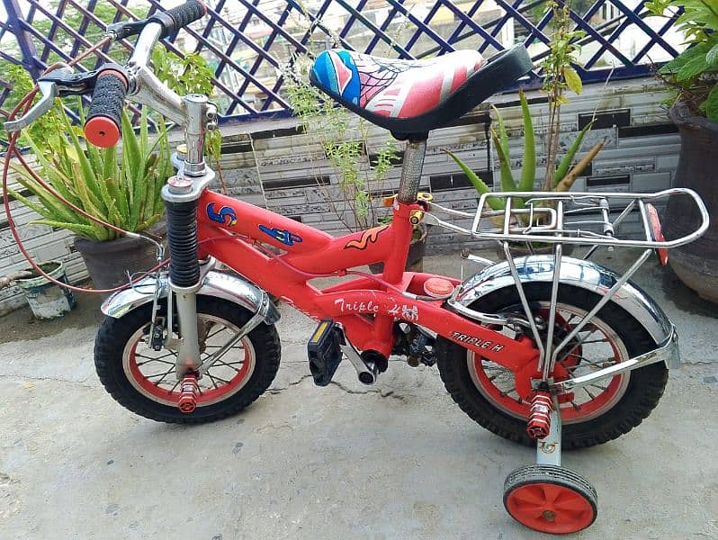 cycle for sale  red 10000 blue 11000 white 11000 4