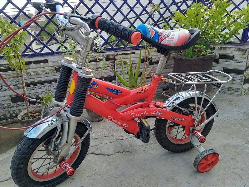 cycle for sale  red 10000 blue 11000 white 11000 7