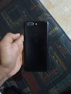 OnePlus 5t 8/128gb (03145150629)