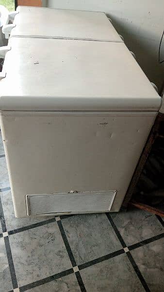 deep freezer  good condition 3