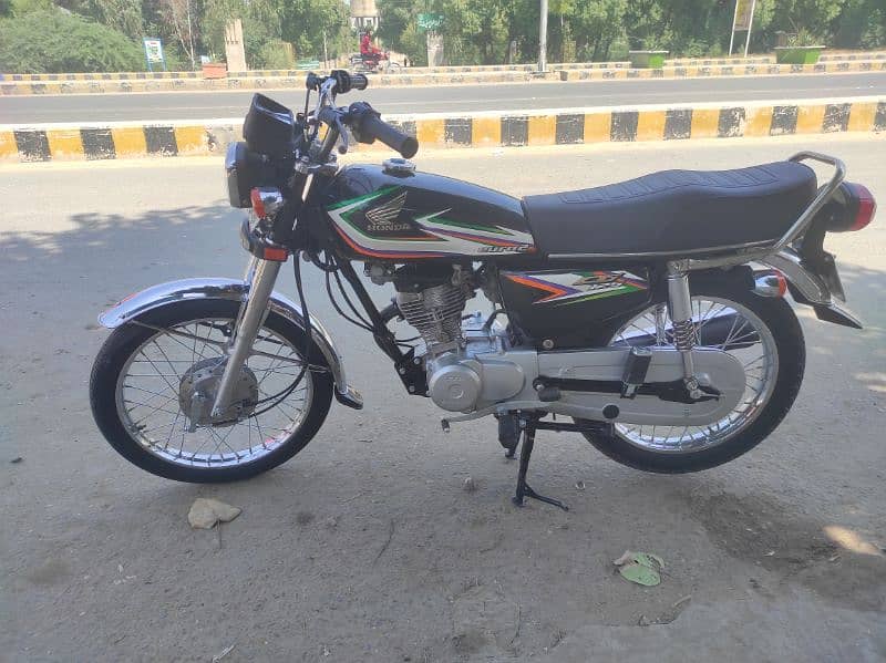 honda cg 125 lush candition me khara ha documents ok ha 14