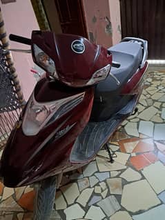 United scooty 100 cc