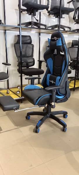 Gaming chair/ computer table 3