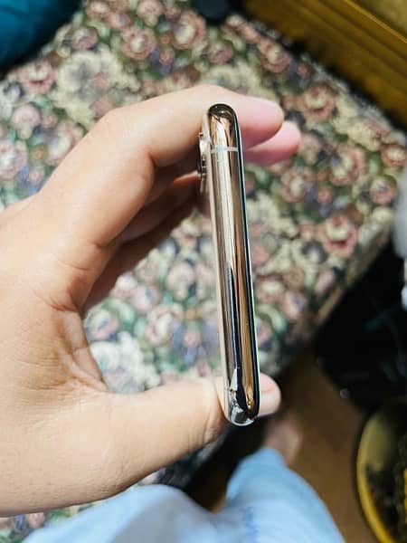 iPhone XS Max 3