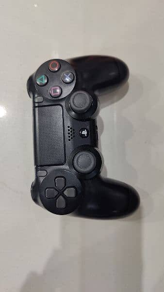 PS4 slim 500Gb 10/10 with 2 Controllers 1