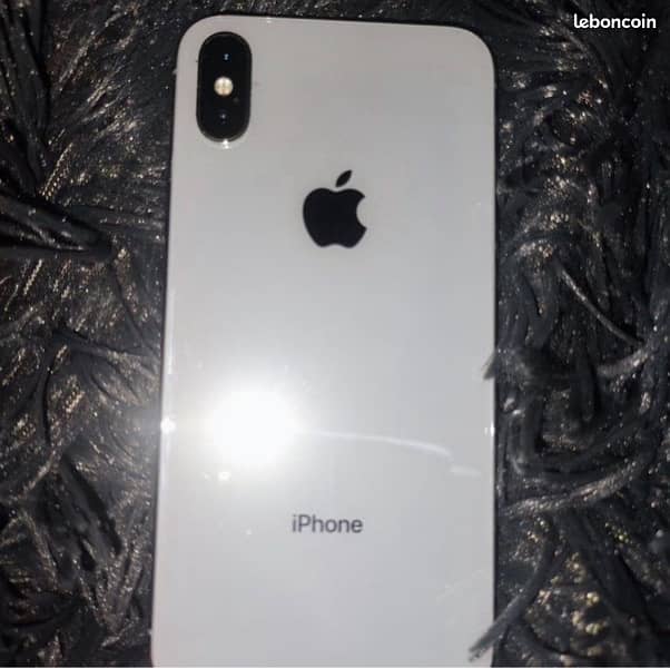 iPhone X (256GB) non-PTA, cracked front glass (700 PKR), 77% battery 2