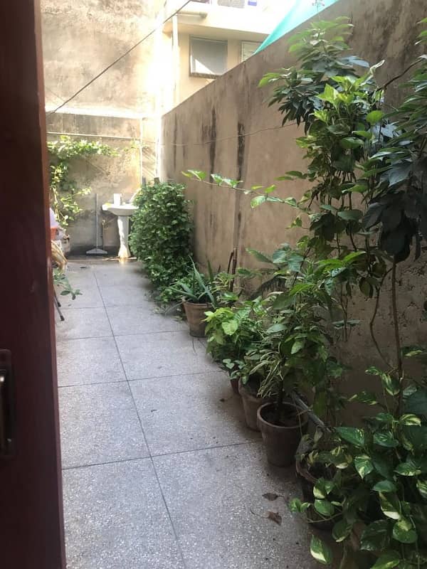 10 MARLA HOUSE FOR SALE IN ALLAMA IQBAL TOWN, RAVI BLOCK LAHORE 18