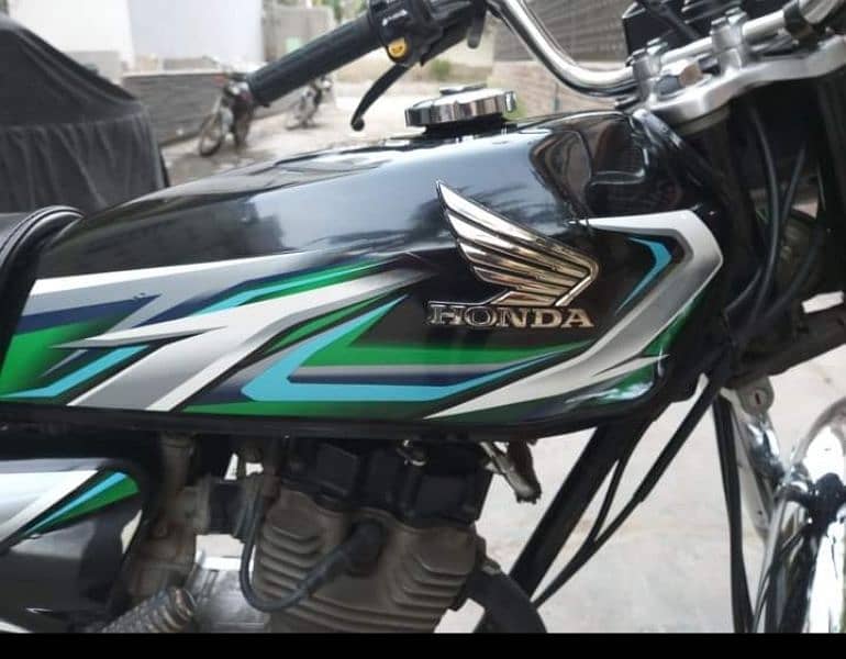 Honda125 model 23 jo interested Is no py rabta kry 0340 4558564 1