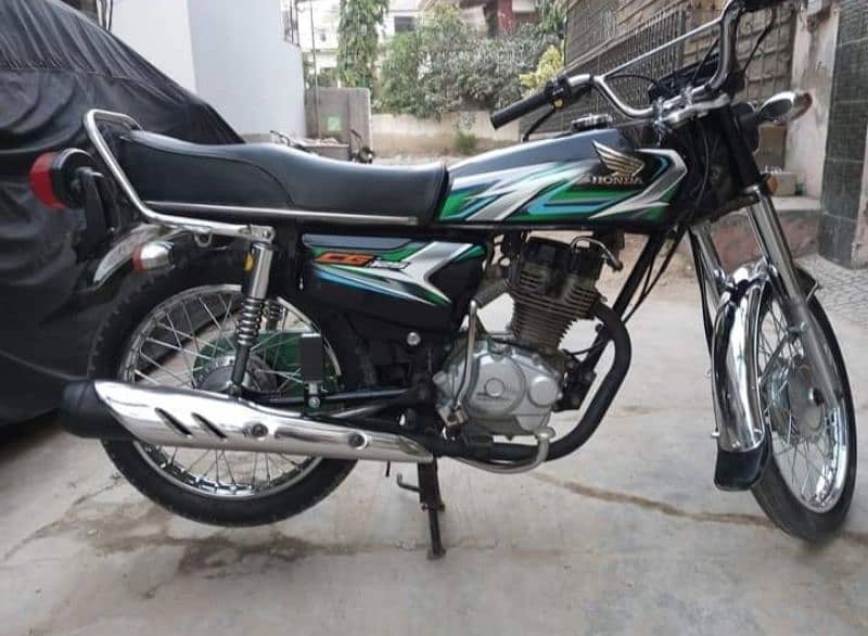 Honda125 model 23 jo interested Is no py rabta kry 0340 4558564 2