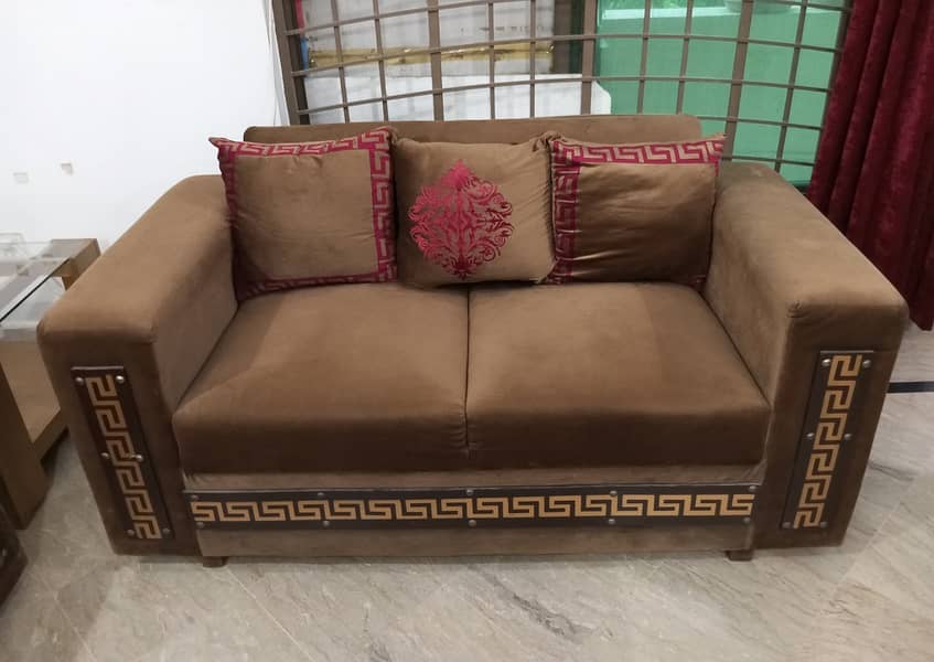 7 Seater Sofa Set with 7+3 Cusions @ 70000/- (New Price 95000/-) 2