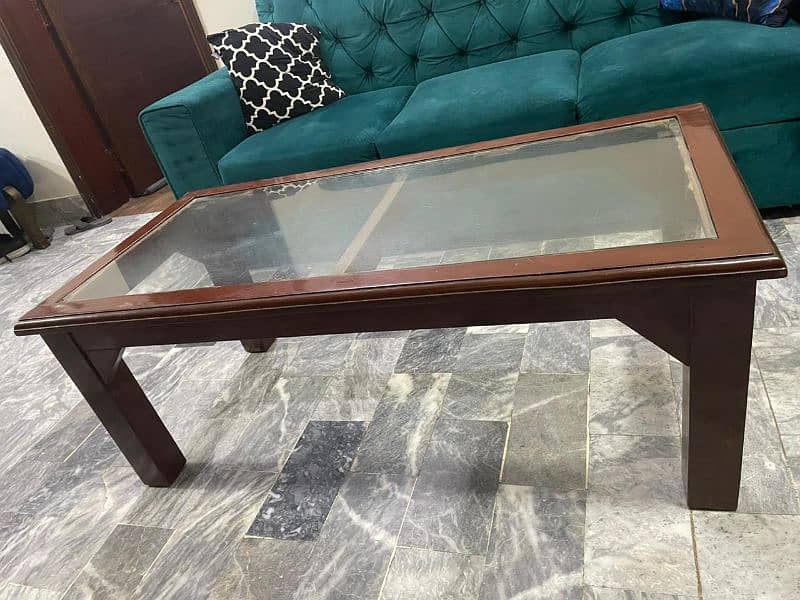 Center Mirror Table for Sale in good condition 2