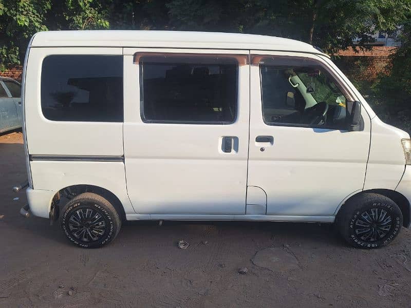 Daihatsu Hijet 2012 3