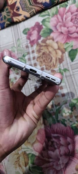 OnePlus 8 Global Back Crack and Line in Display 2