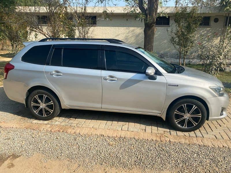 Toyota Corolla Fielder 2013 0