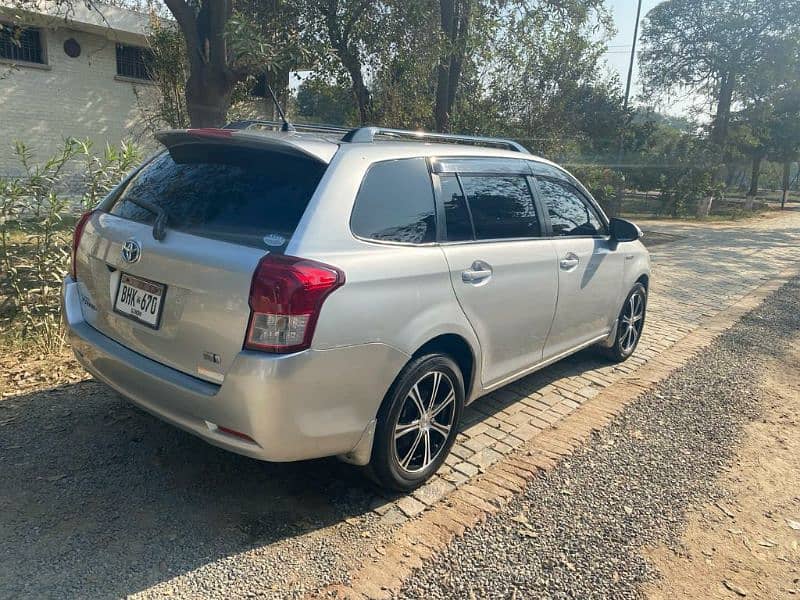 Toyota Corolla Fielder 2013 1