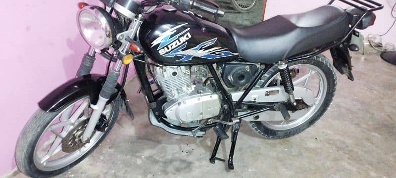 Suzuki 150 new condition 8