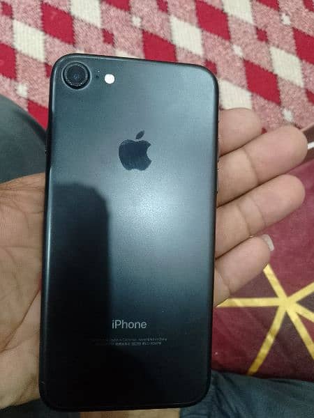 iphone 7 non pta 83% bettry health color black lush condition 1