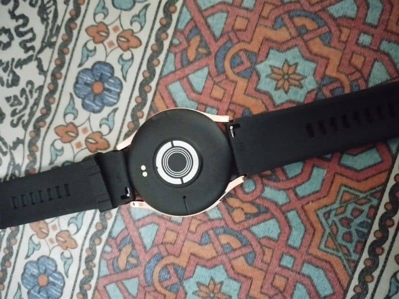 GT 1 Smart Watch 1