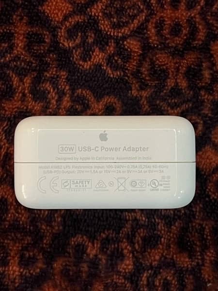 Apple Macbook 30W USB C Original Charger 0